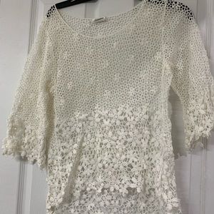 Women’s Crochet bell sleeve top in Small